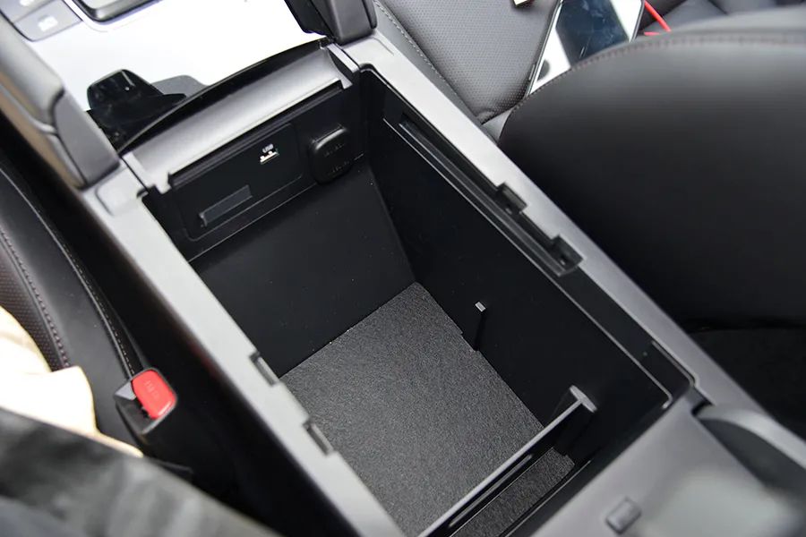 马自达3时尚版,马自达3昂克赛拉和宝马1系