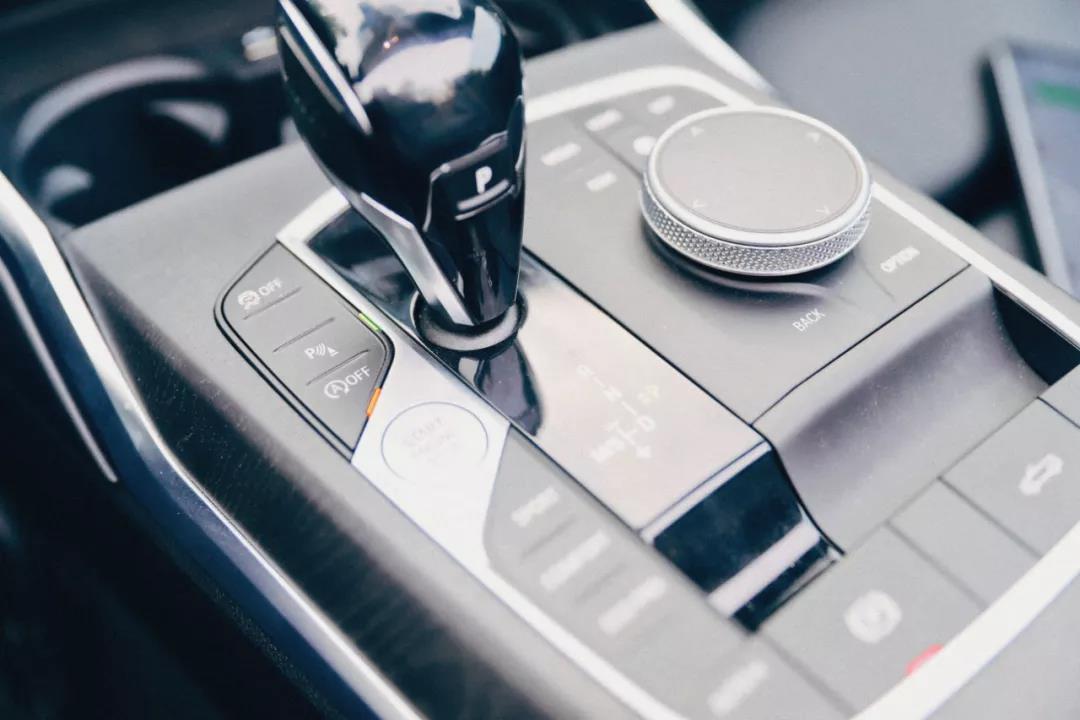 宝马新4系敞篷车主感受,朋友买了台宝马