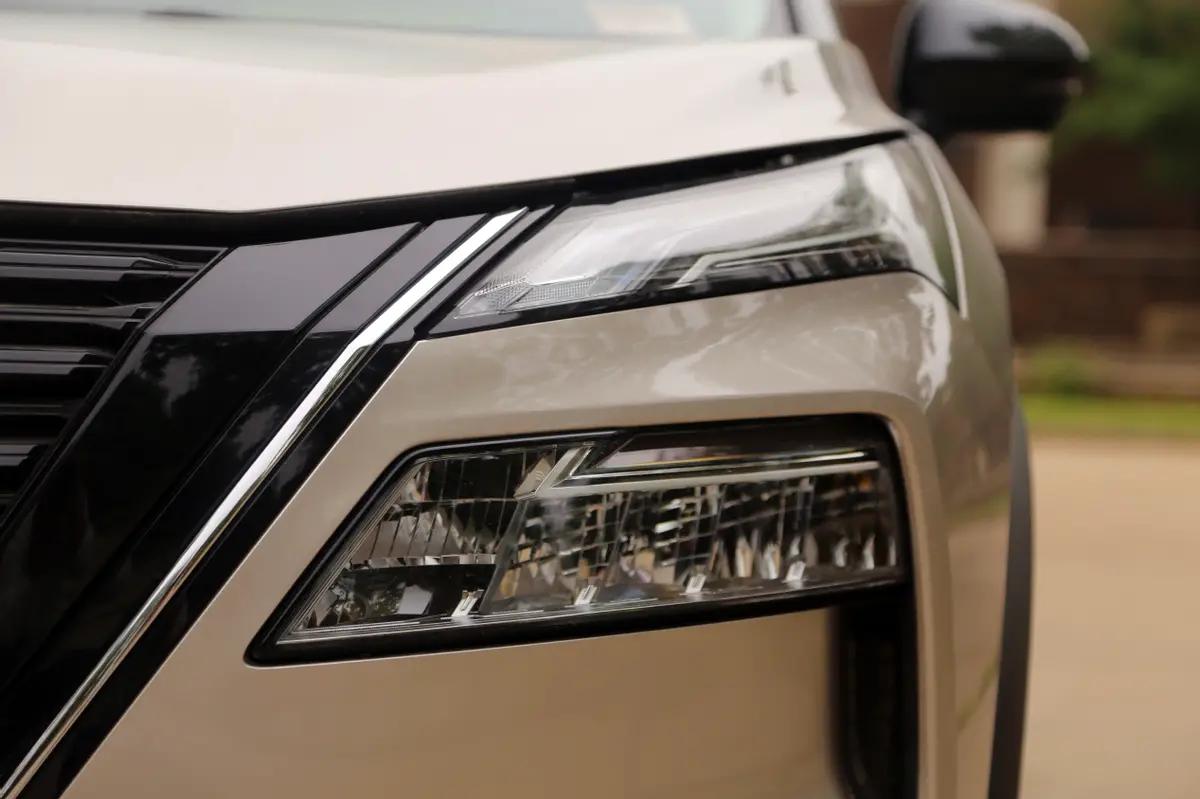 日产超混电驱奇骏到店实拍,日产奇骏e-power和魏派拿铁phev