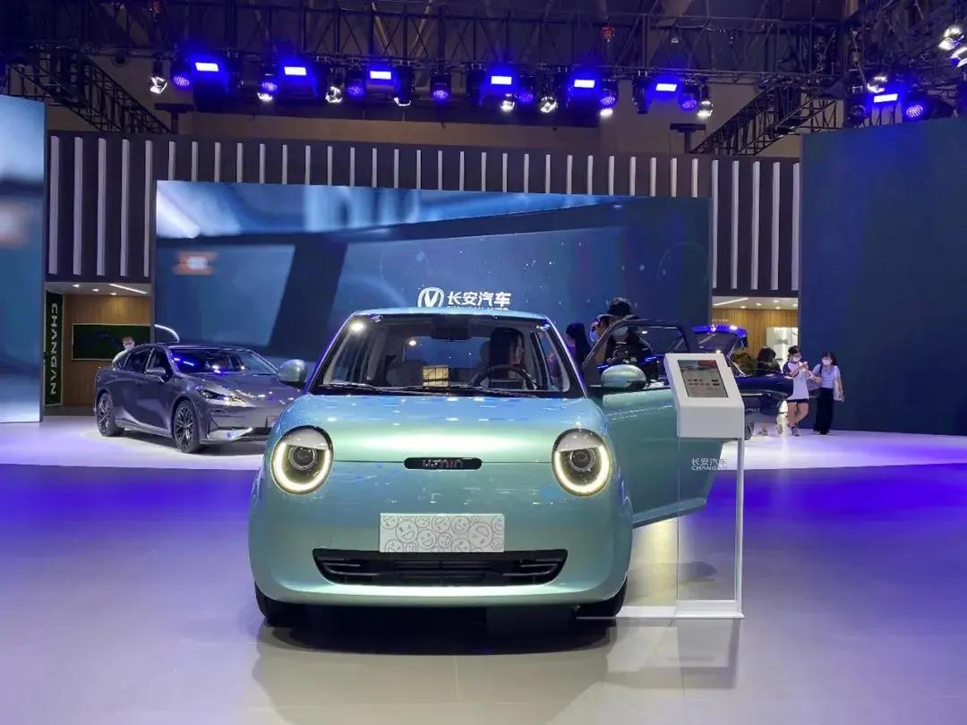 长安Lumin上班代步接娃放学,好工具