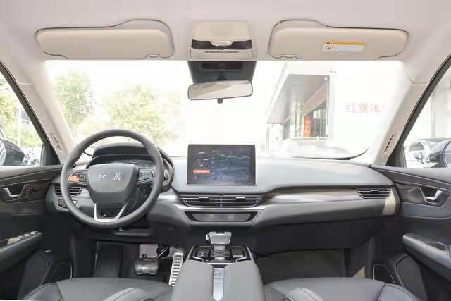 红旗e-qm5外观介绍,红旗e-qm5605km真实续航及配置