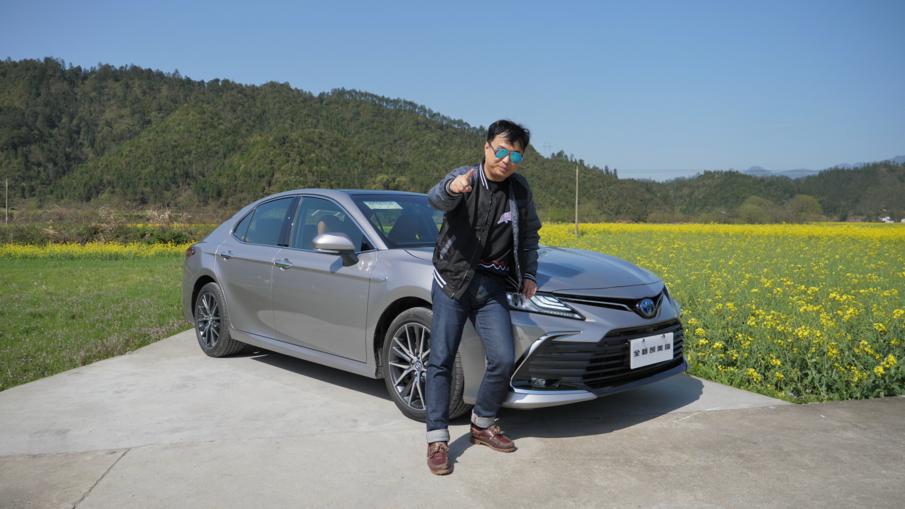 本田新款雅阁和新款凯美瑞怎么选,雅阁2022款幻夜尊贵和凯美瑞2.5g