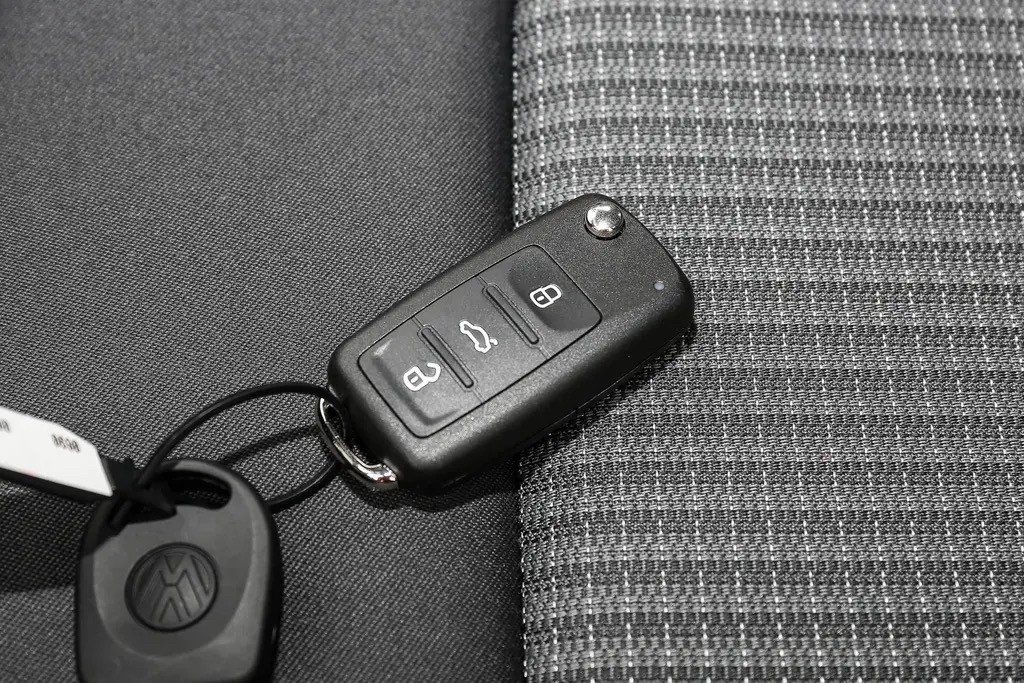 桑塔纳广播功能怎么打开,大众桑塔纳有定位功能吗