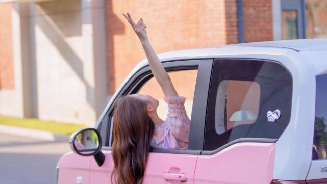 开Q萌可爱的QQ冰淇淋桃欢喜，做最靓的宝藏女孩