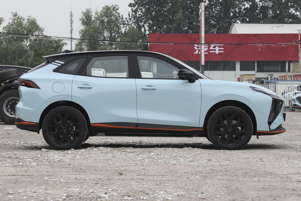 纯电动紧凑型suv30万预算,全新车风行雷霆suv超大空间