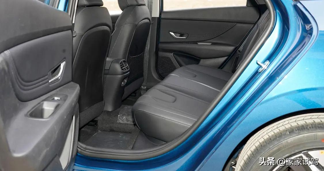 万元a级家轿试驾北京现代伊兰特,现代伊兰特1.5llux尊贵版最新落地