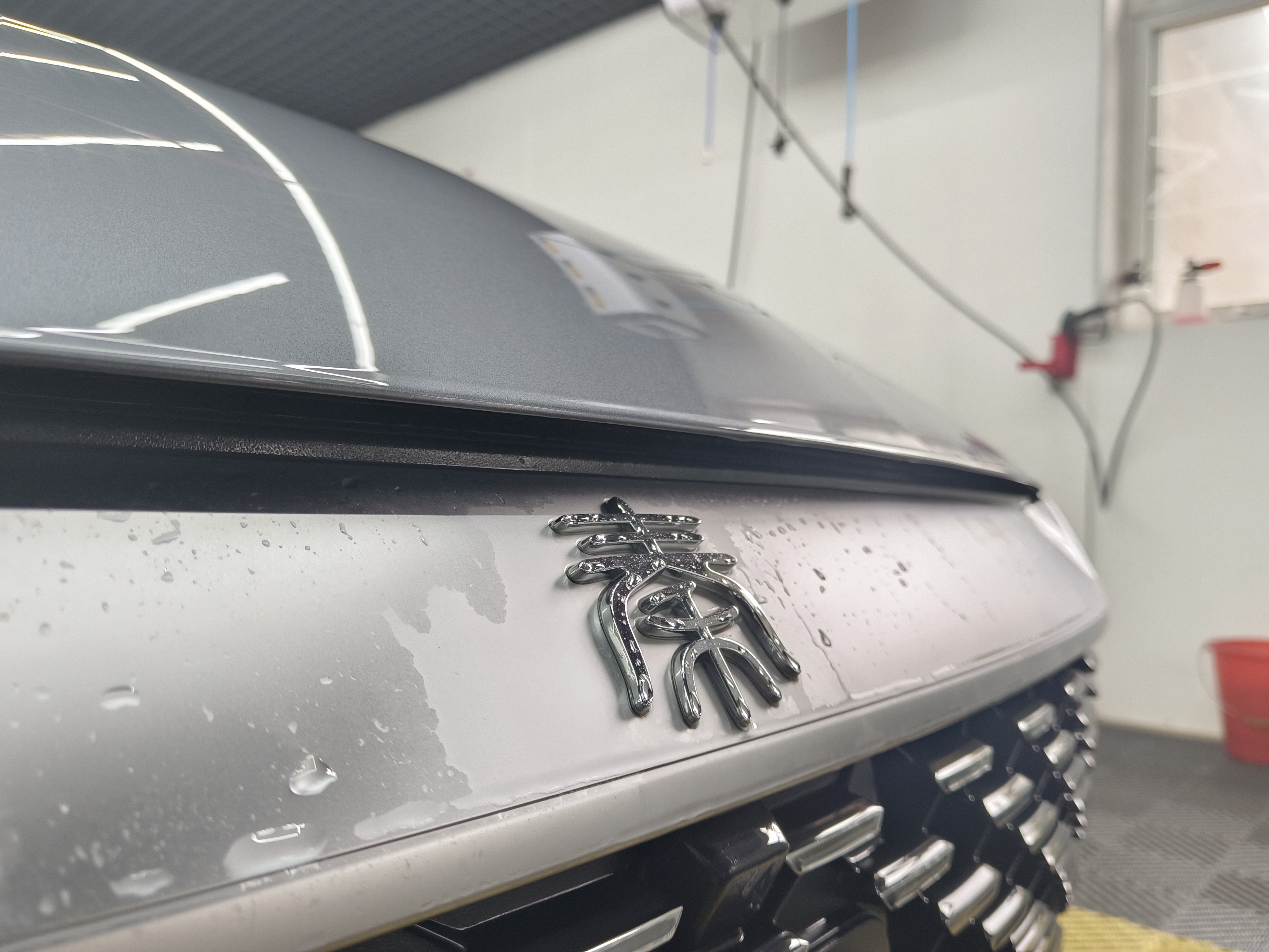 秦plusdmi发动机能用水冲洗吗,秦plusdm-i释放玻璃水