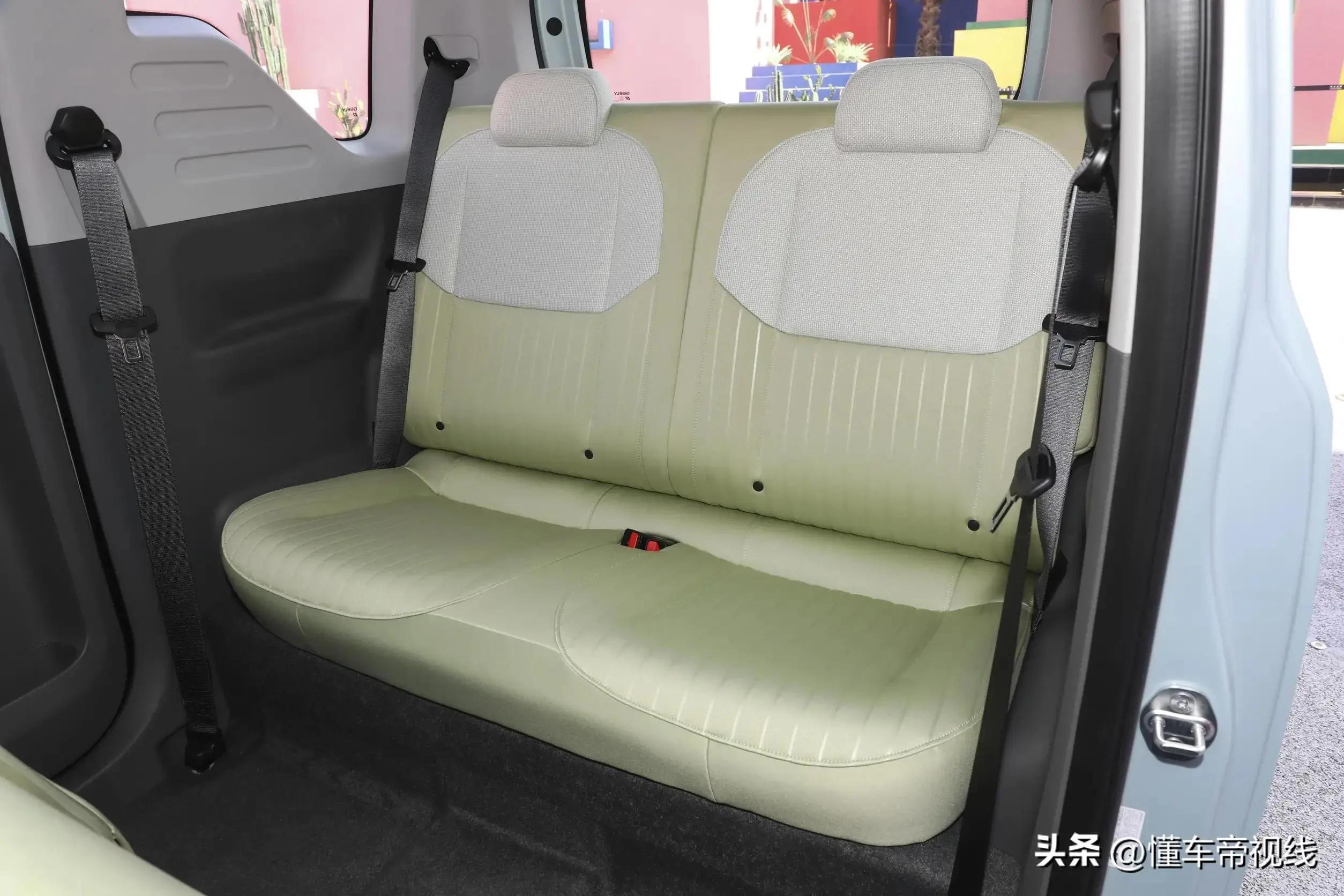 续航200km吉利熊猫mini配置,吉利熊猫mini电动汽车会再降价吗