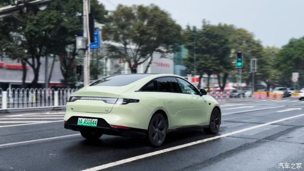 零跑c01增程和纯电驾驶质感,零跑c01车型买纯电好还是混动好