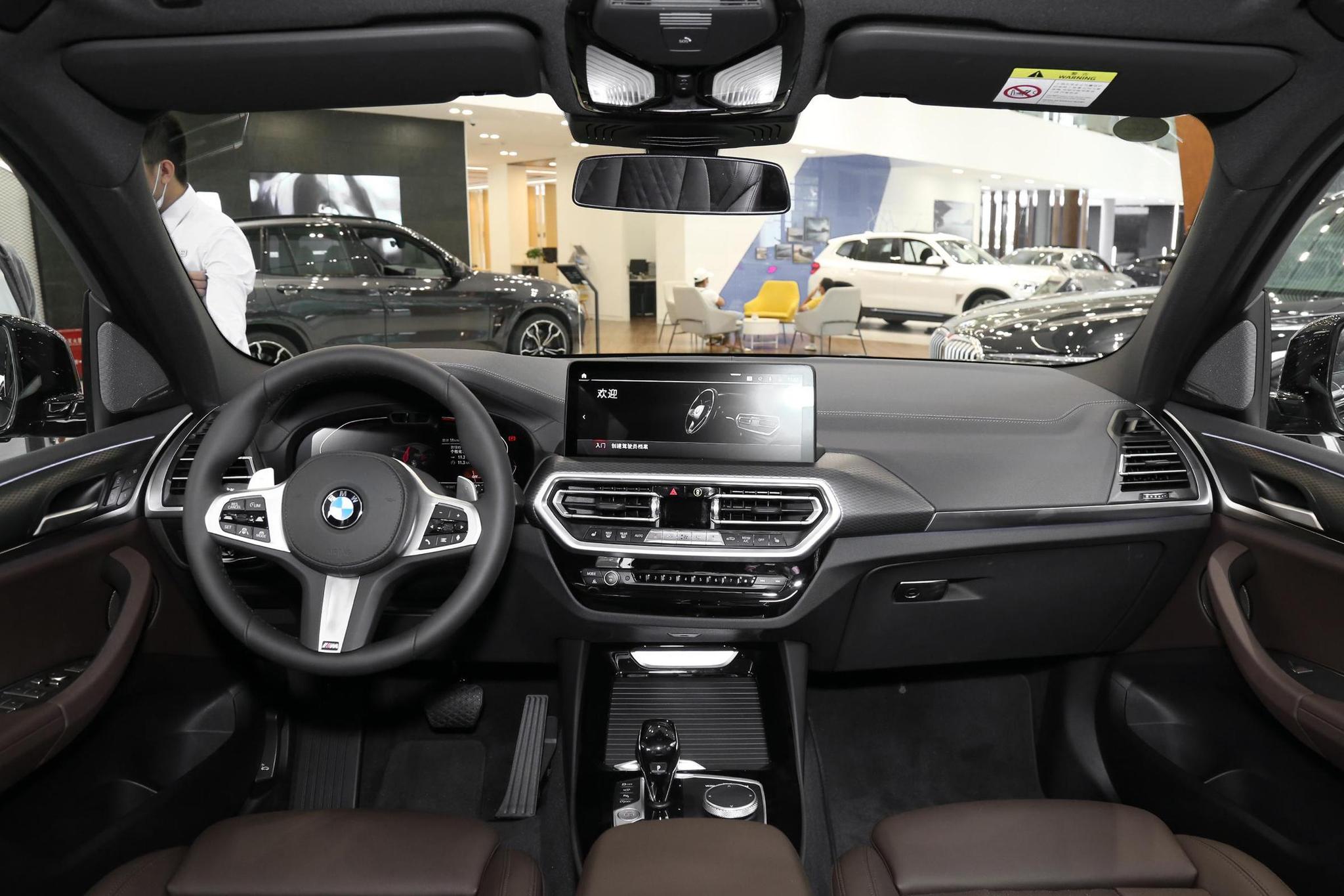 想买安全性好的suv,想买个好看智能省油空间大的suv