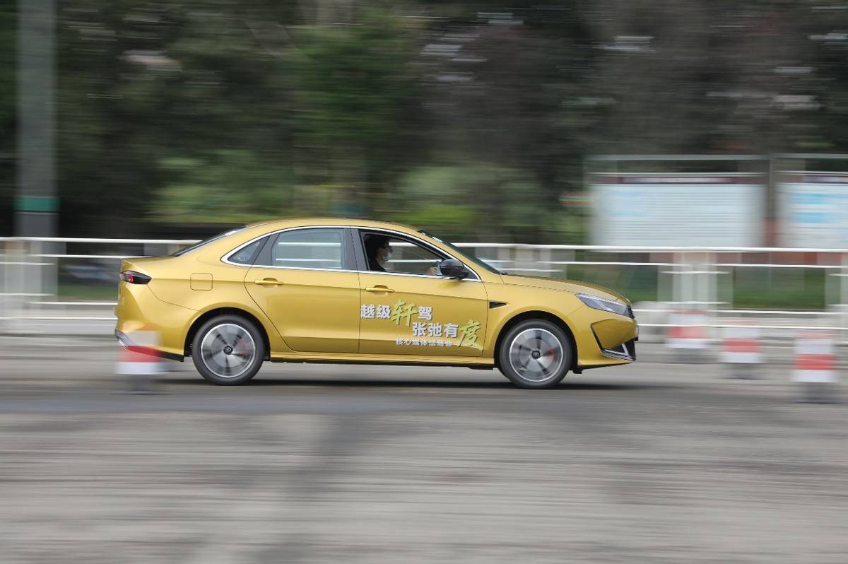 凯翼轩度扎起版有导航吗,凯翼轩度扎起版有防盗灯吗