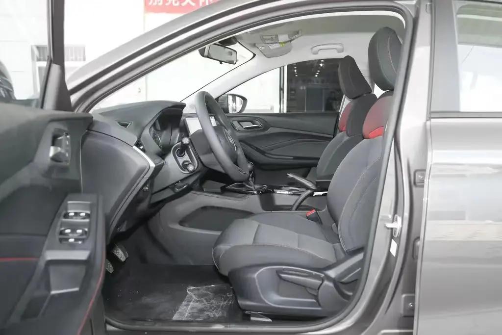 起售价6.78万却拥有18万车的配置,6.58万元起的1.5t掀背轿车