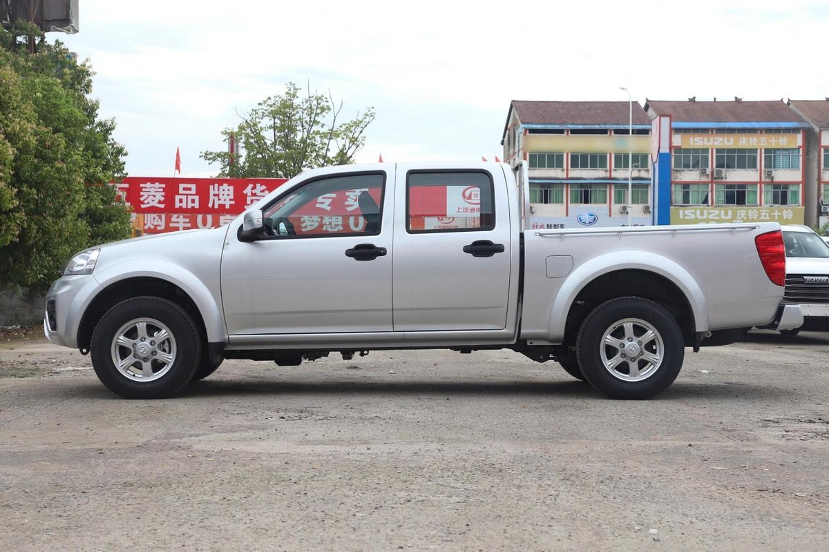 3年的长城皮卡风骏5还能值多少钱,风骏5皮卡1.5t和2.4哪个值得买