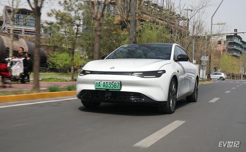 零跑c01舒享版2023款车主评价,零跑c01增程版智享版现车