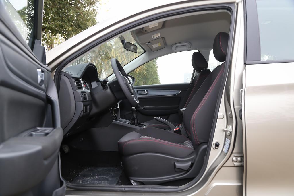 东风风行景逸s50 4s店哈市地址 (长治东风景逸s504s店)