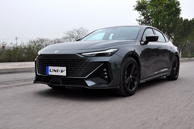 驾驶乐趣十足深度试驾长安uni-v,试驾全新长安UNI-V