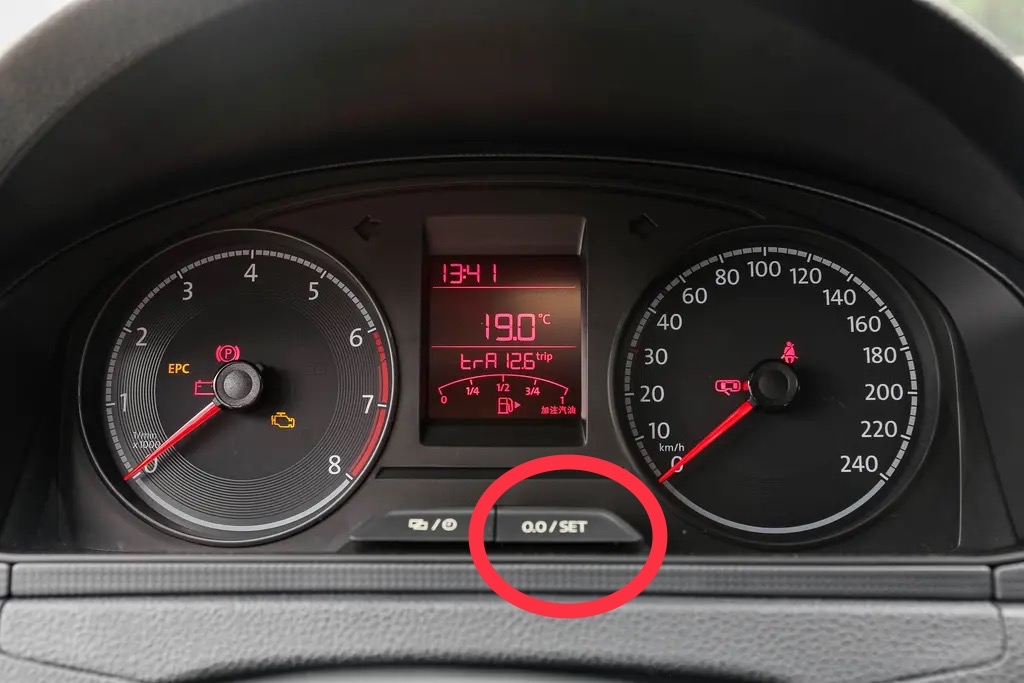 桑塔纳广播功能怎么打开,大众桑塔纳有定位功能吗