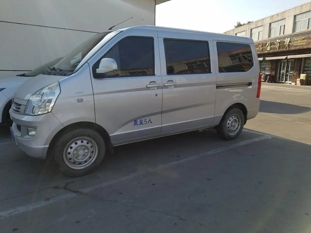 五菱荣光s1.5l全款落地多少钱,五菱荣光s新款