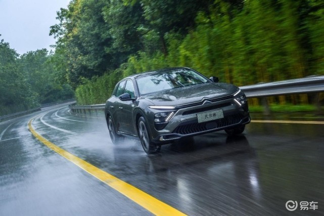 十几万买辆凡尔赛,十多万预算买什么suv车7座