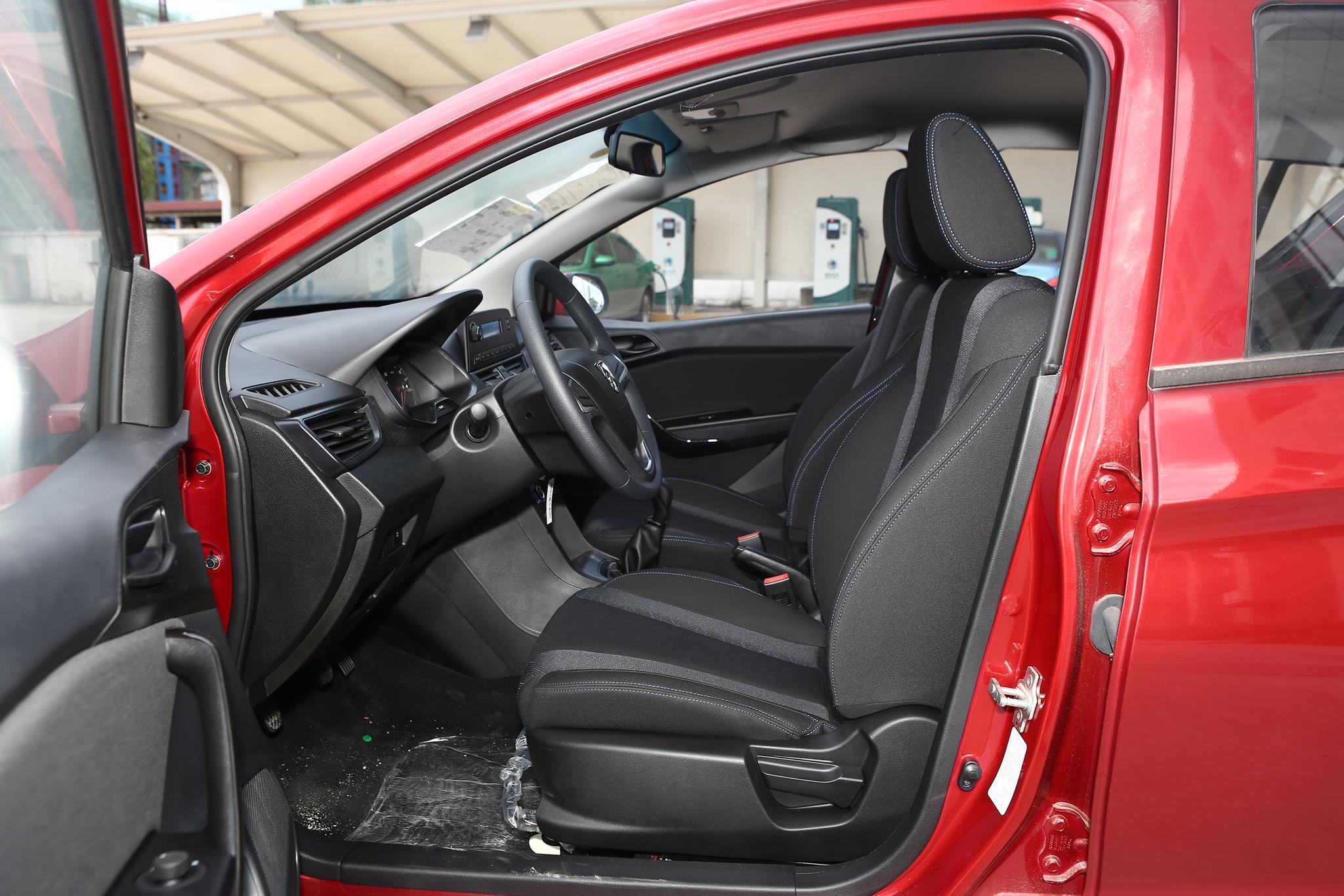 2018年买的宝骏310手动挡是哪一款,选一款好开耐用的性能车