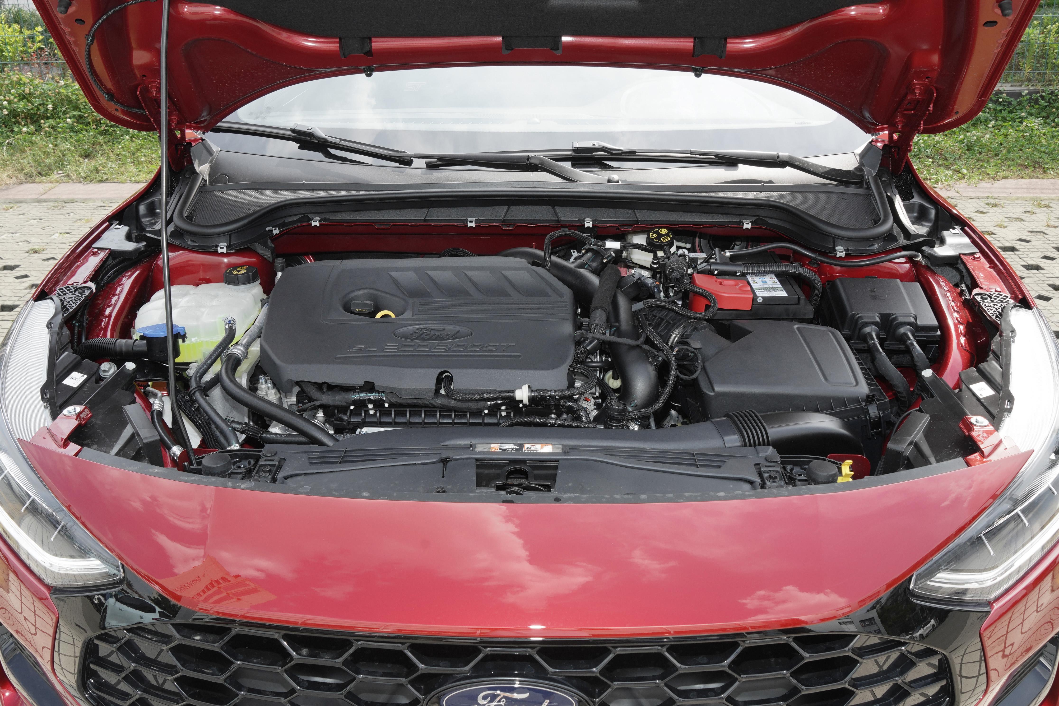 福特福克斯两厢新款测评,试驾老款福特福克斯两厢自动挡