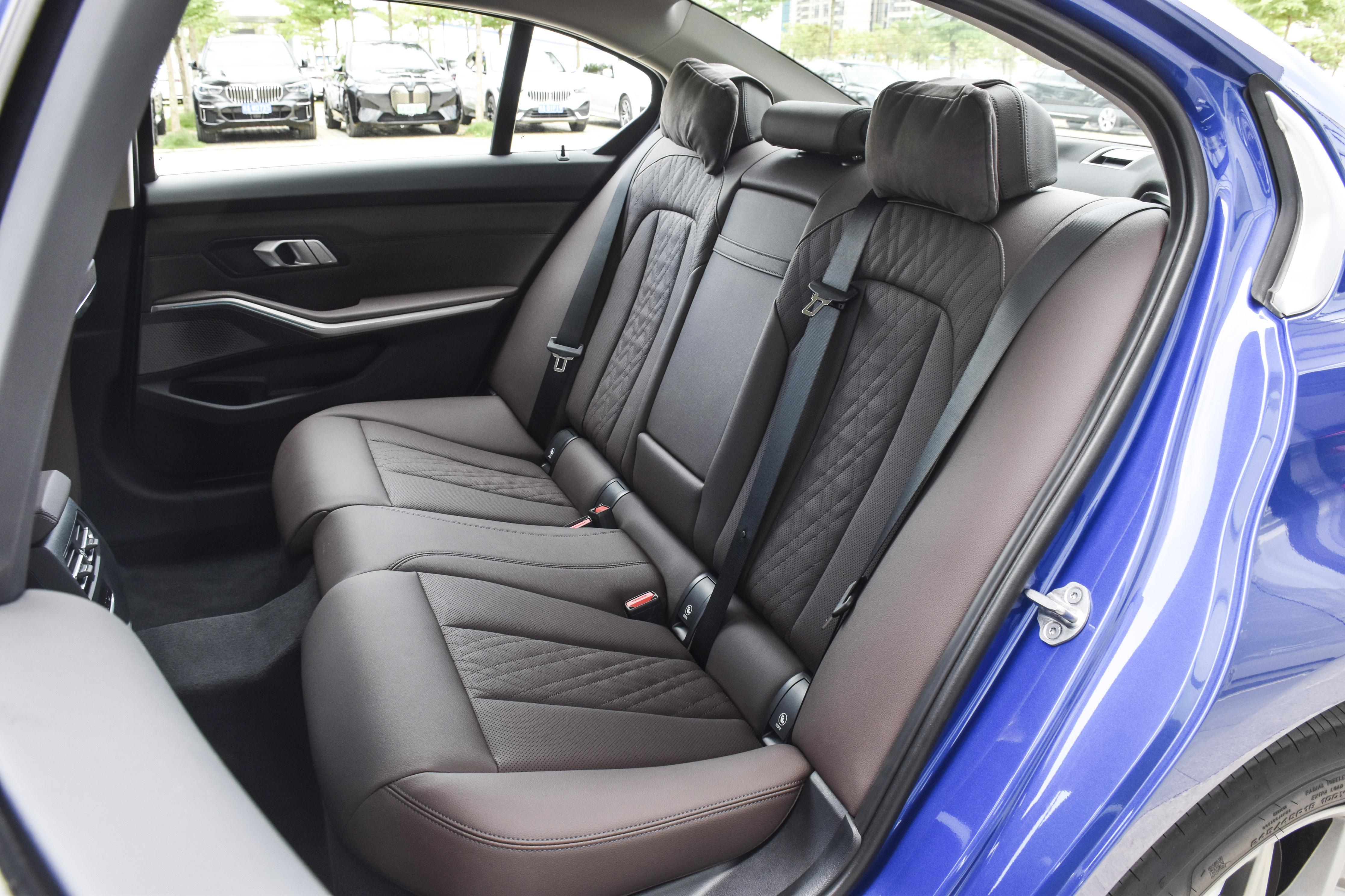 宝马落地25万左右轿跑,落地25万的宝马中型车