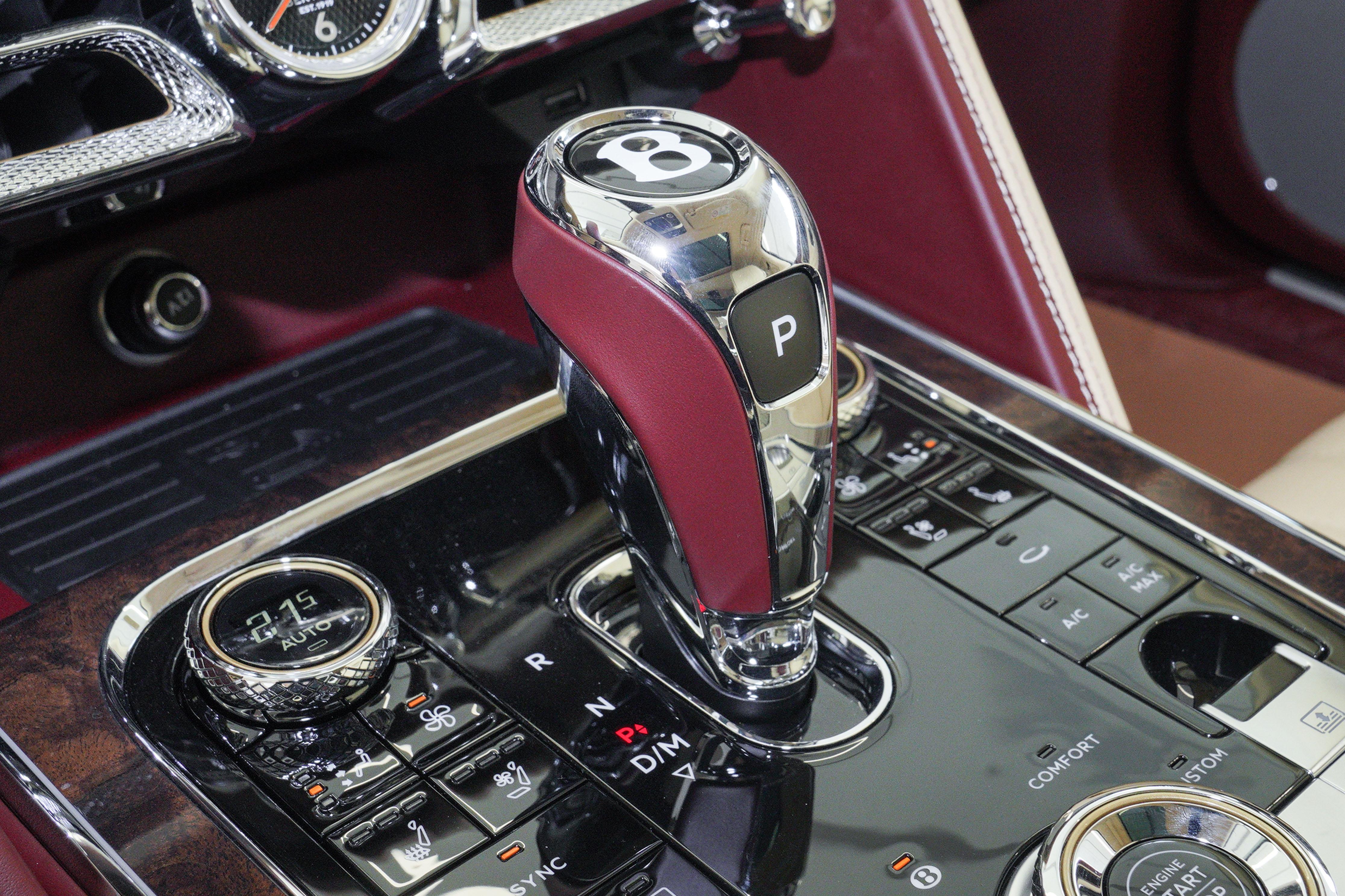 宾利飞驰月薪多少养得起,宾利飞驰一年的养车成本多少钱