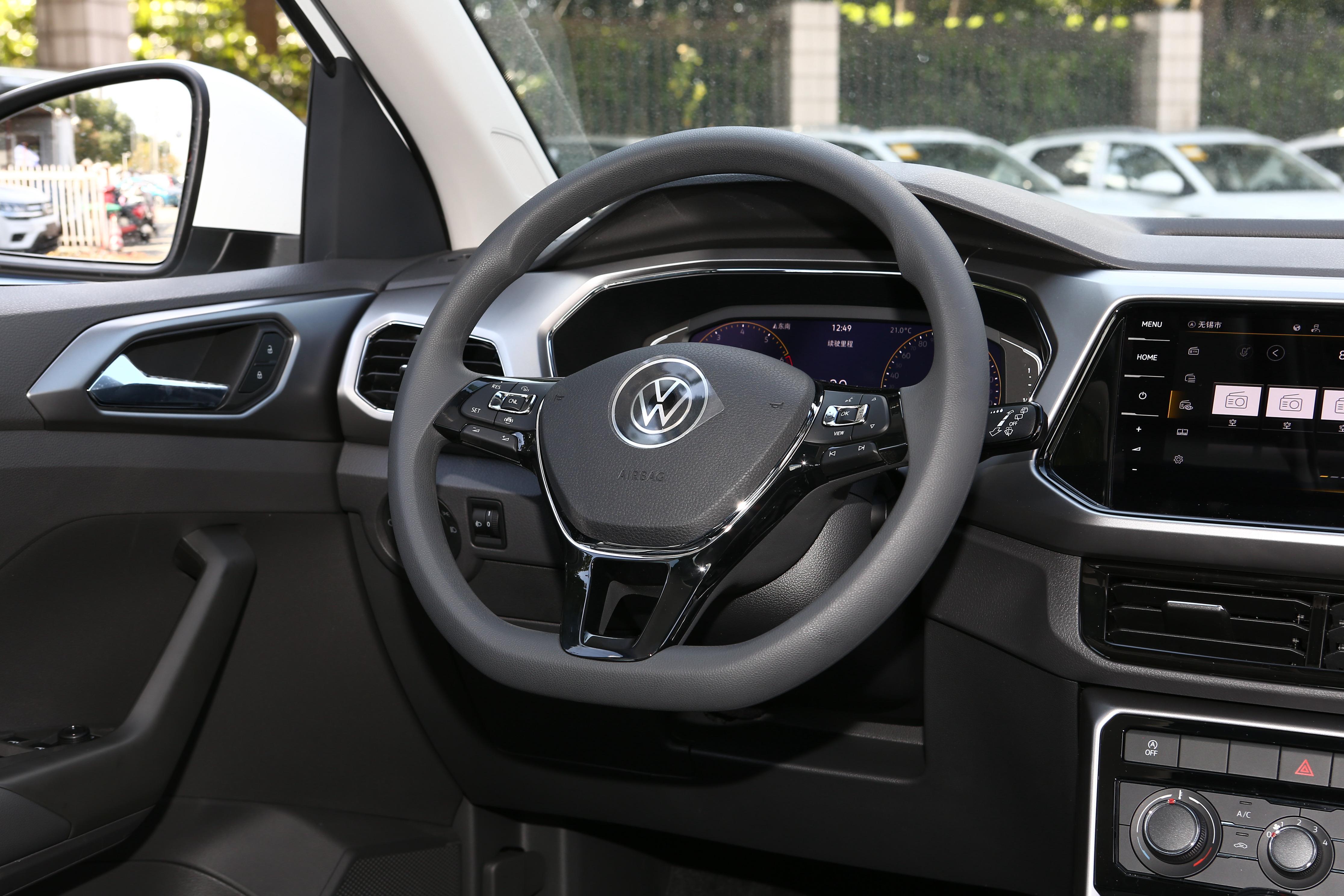 途铠2023款舒适版1.5t测评,最新款大众途铠小型SUV价格参数