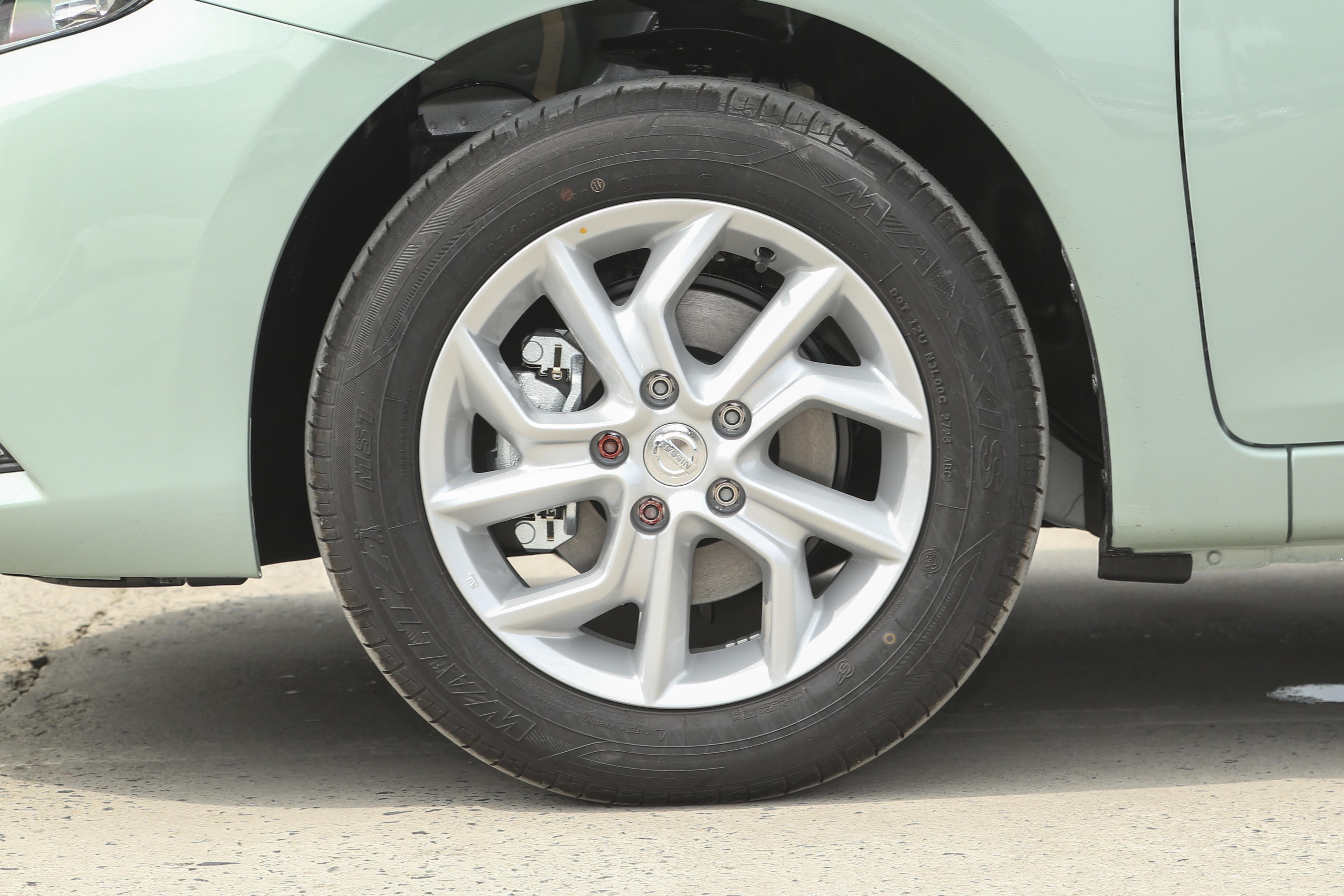 日产骐达tiida16款多少升油,日产tiida三厢油耗高吗