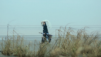 小说：被逐五年，嫡女归来，她表面赠仇人丹药，实则借他人手除他