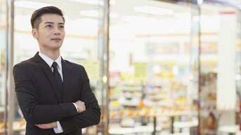 小说：大学毕业，我老家摆烧烤摊月入上万，却被高中同学瞧不起