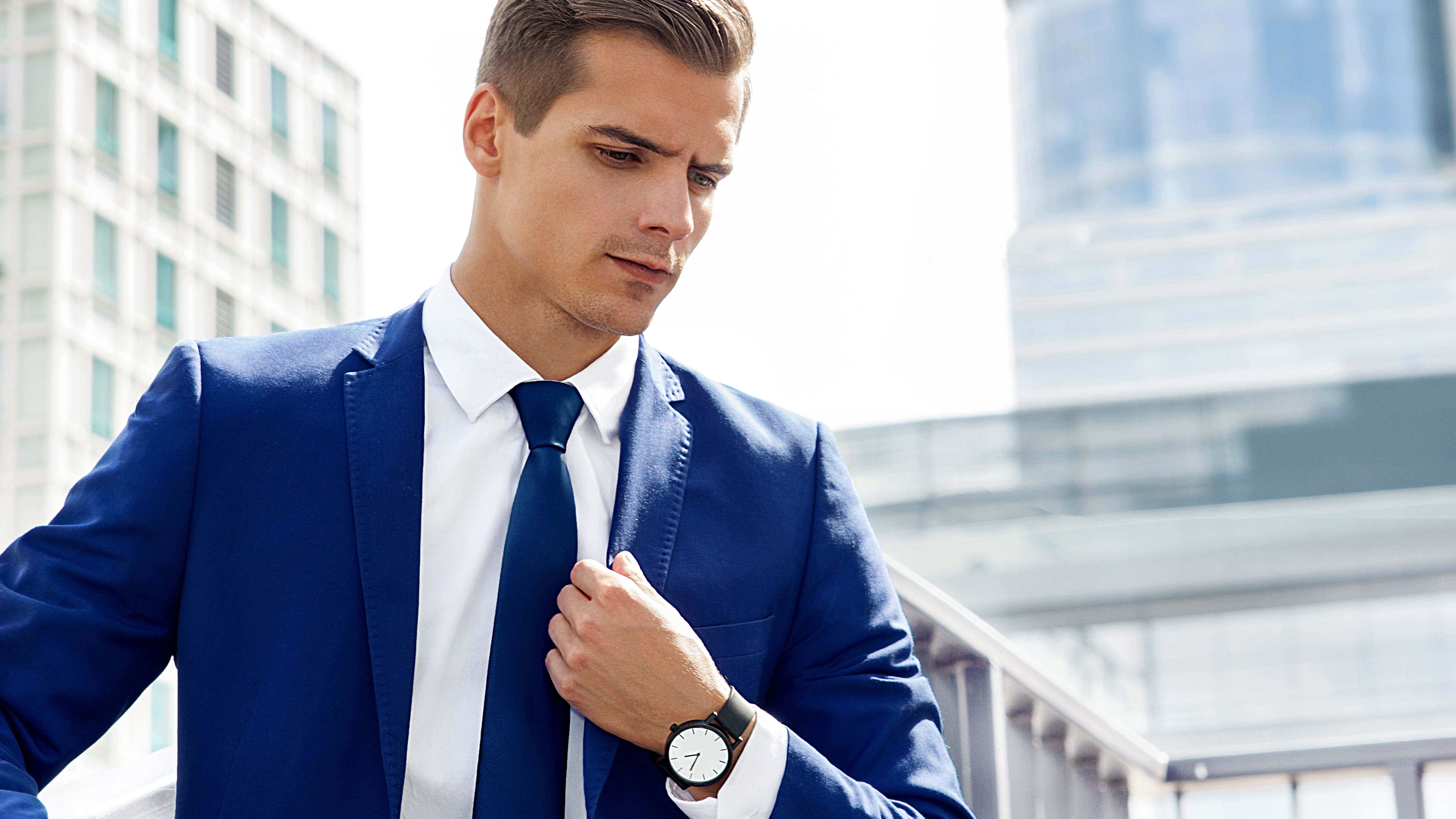 小说：她有意与男子发生关系，当男子让她吃避孕药时，她脸色发白