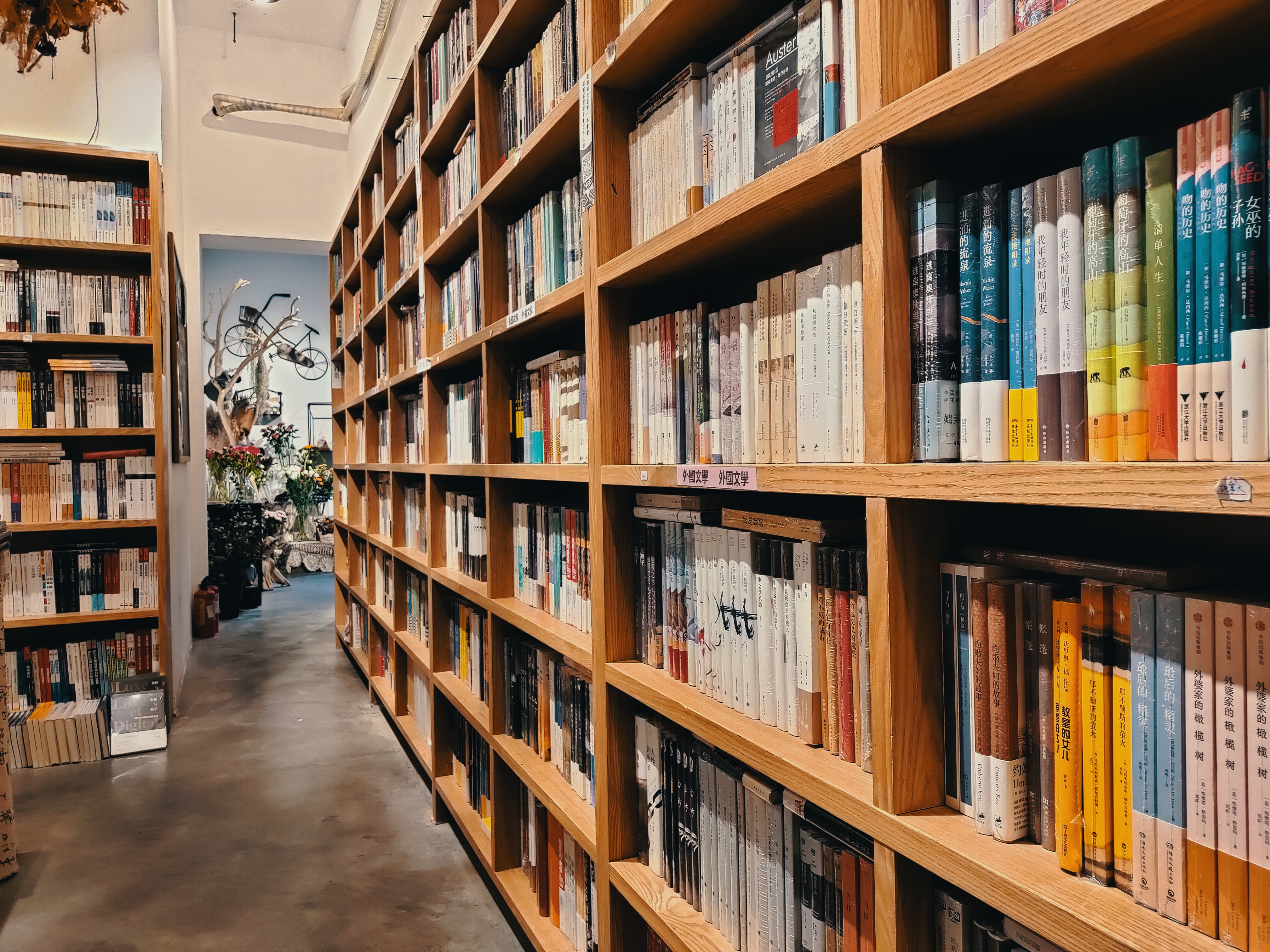 小说：她脸上爬满了蛆虫，额头陷下去了，嘴巴咧在了脑后跟······