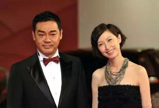 一代天后张柏芝,50岁关咏荷素颜出街竟宛如少女