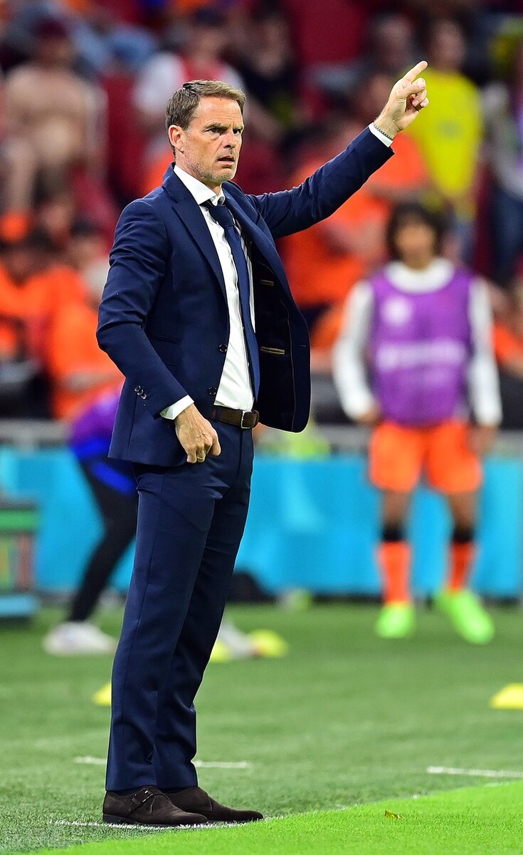 欧洲杯德国主帅勒夫,勒夫个人时装秀