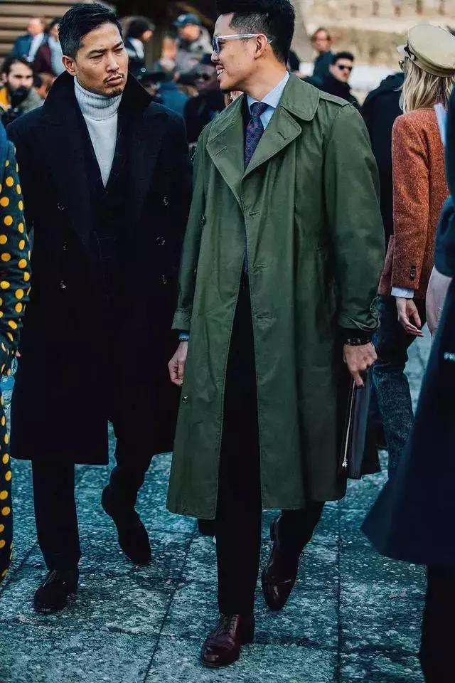 男生秋冬大衣怎么穿才高级,男士秋冬呢大衣穿搭高级感