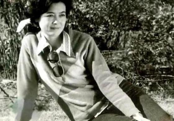 杨雅琴苦菜花图片,杨雅琴悲剧人生