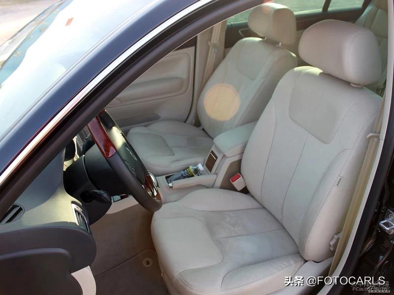大众领驭09款,09年帕萨特领驭高配内饰图片