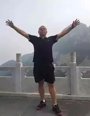 爸妈的拍照技术差距有多大,爸妈一起拍照姿势