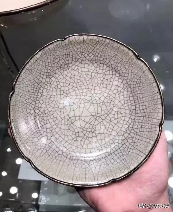哥窑七星盘真品价格,50万左右的哥窑盘