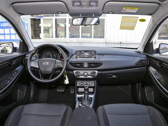 现代悦动和朗逸哪个更值得买,现代悦动1.6l和朗逸1.5l谁快