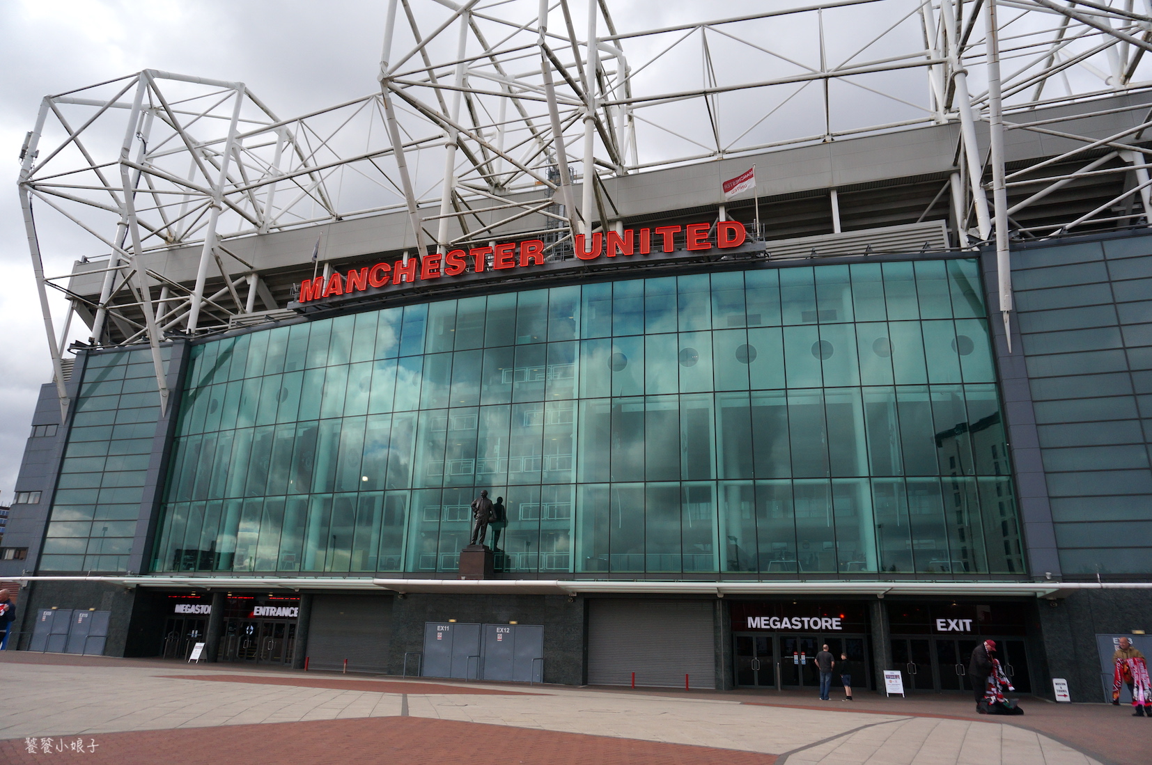 c罗重返曼联穿几号球衣,探秘更衣室