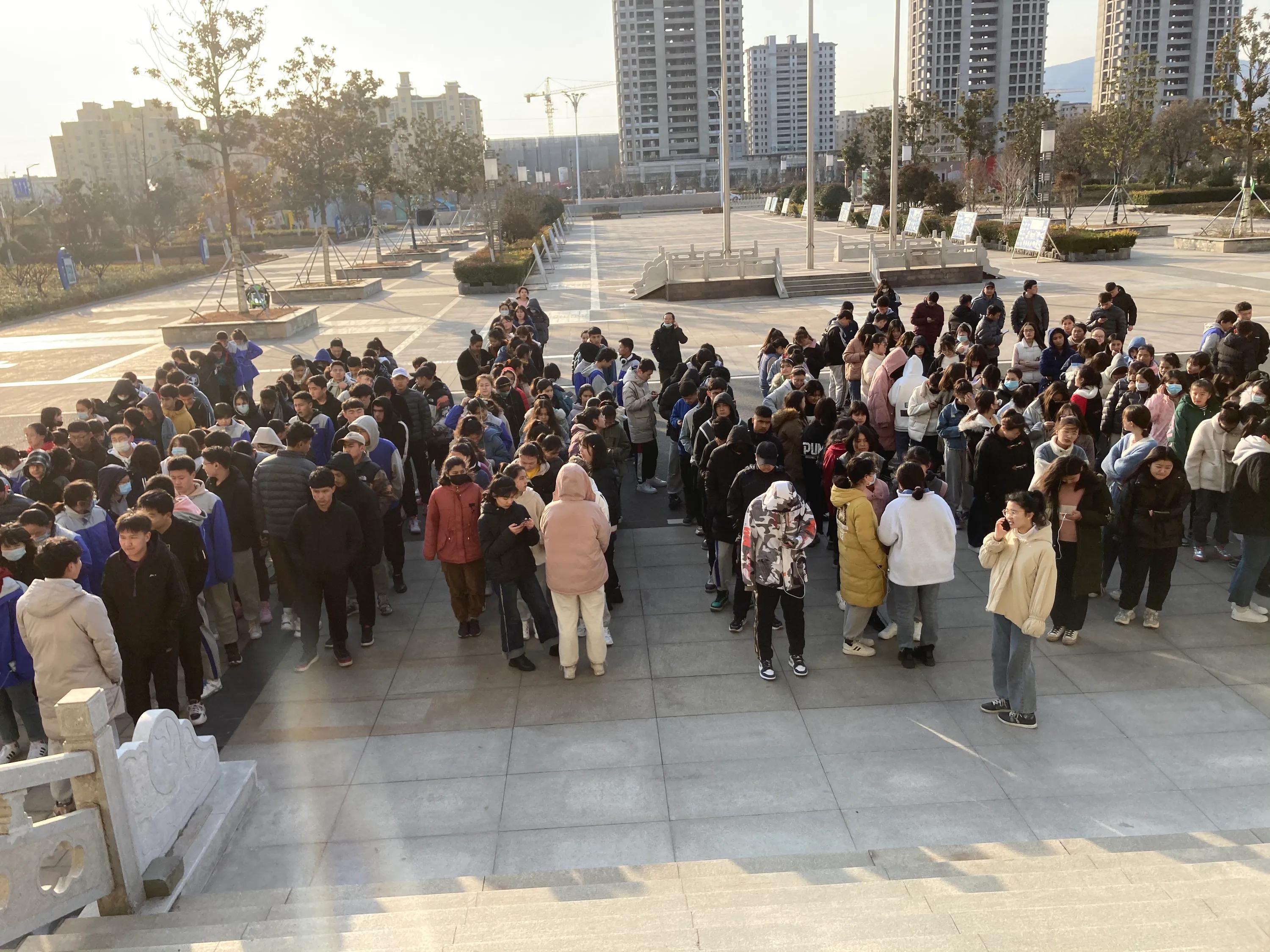 No.175(02-09)蒋校讲座视野开校园活动显精彩