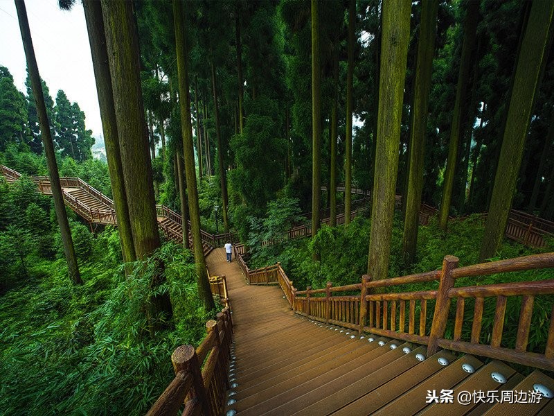 七里坪温泉酒店泡天然温泉,七里坪峨眉山酒店的温泉有多高