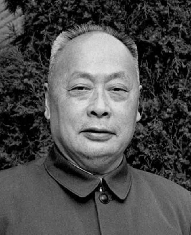 86年荣氏家族齐聚人民大会堂，*小平邓**：你们如杨家将，护国有功