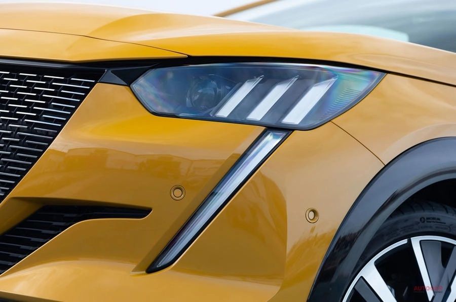 标致2082019款,法系308与208