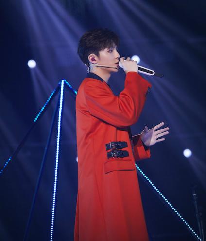 陈立农赤狐书生采访,陈立农赤狐书生翻跟头