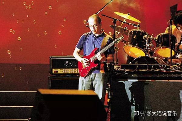 窦唯与窦靖童同台演唱完整版,窦唯与窦靖童再同框上演父女情深