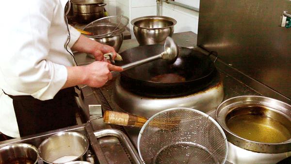 老字号“插旗”石景山！不到20元能吃饱？！还抬手就送60瓶啤酒！