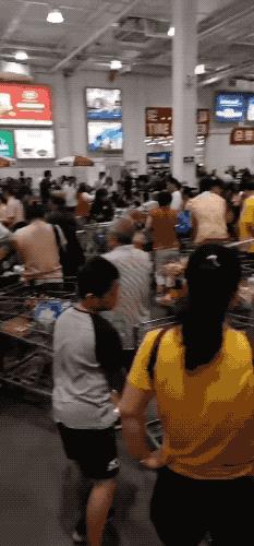 「九京会」茅台抢光，爱马仕抢光，Costco开业半天被买停业